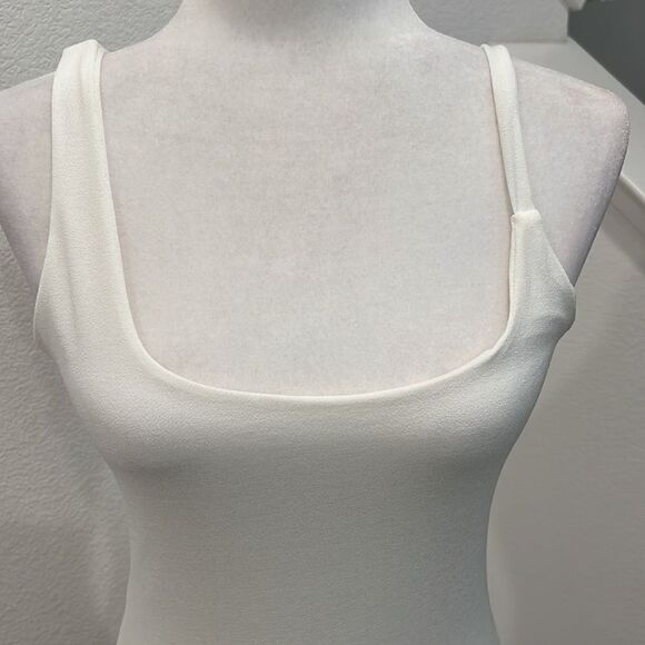 Women’s Fashion Nova Midi Dress. - Picture 3 of 8